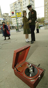 9МАЯ 2010 День Победы Советского Союза в Великой Отечественной Войне.  Реконструкция того времени